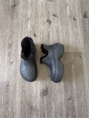 CROCS Black Faux Fur Lined Clogs
